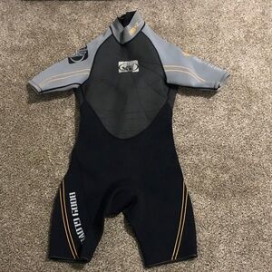 Body Glove Black and Gray Short Sleeve Wetsuit